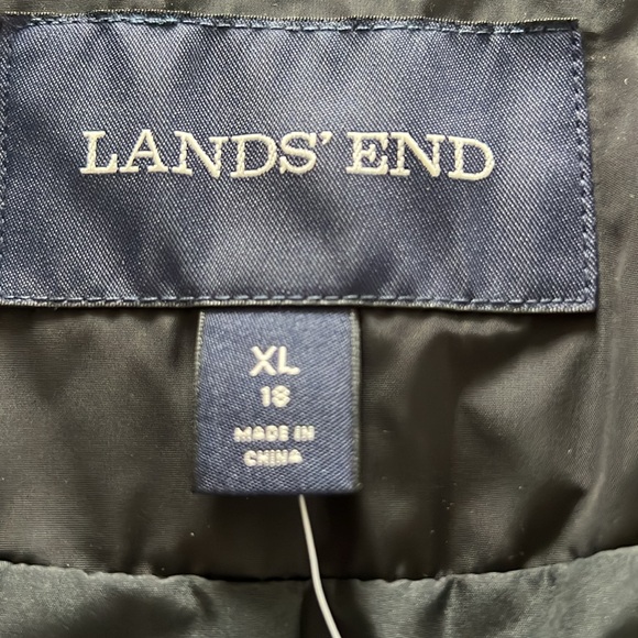 Lands’ End Black Hooded Puffer HyperDry Water Resistant Down Coat - Size XL - Picture 8 of 12